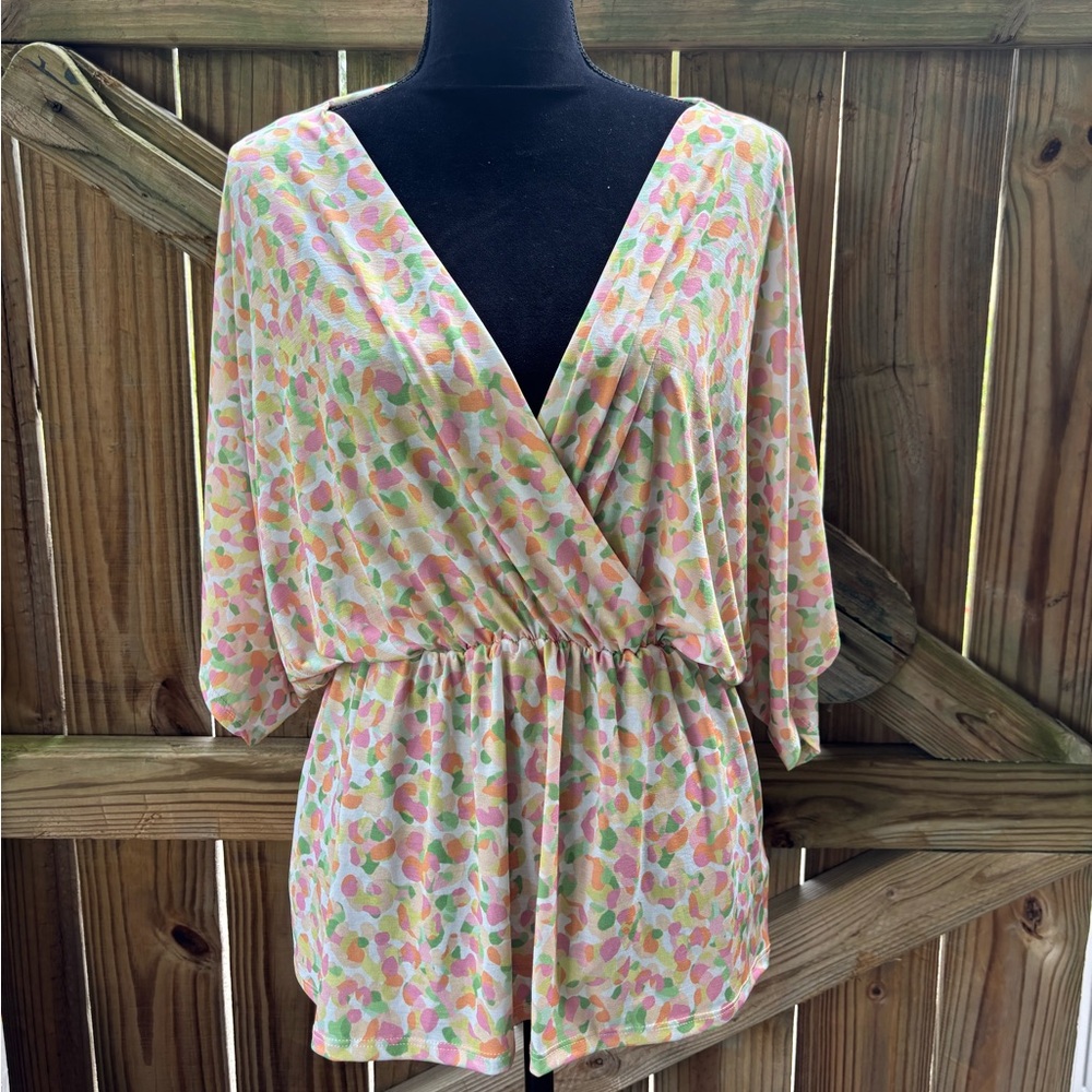 New MSC Main Street Chic Don’t Wait Top Surplice Neckline Multicolor Top Size L